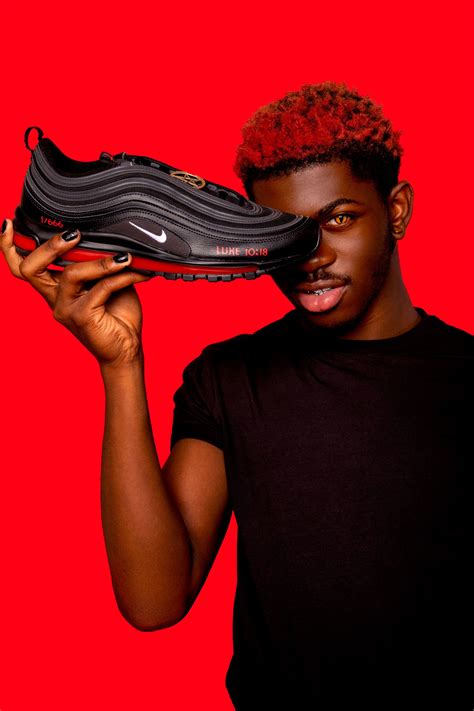 blut schuhe nike|Lil Nas X’s unofficial ‘Satan’ Nikes containing human blood sell .